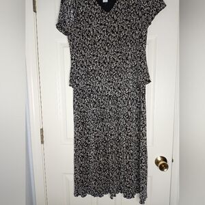 Connected Apparel 12 Black White Shrtslvs V-veck Floral Print 2 Pieces Dress.